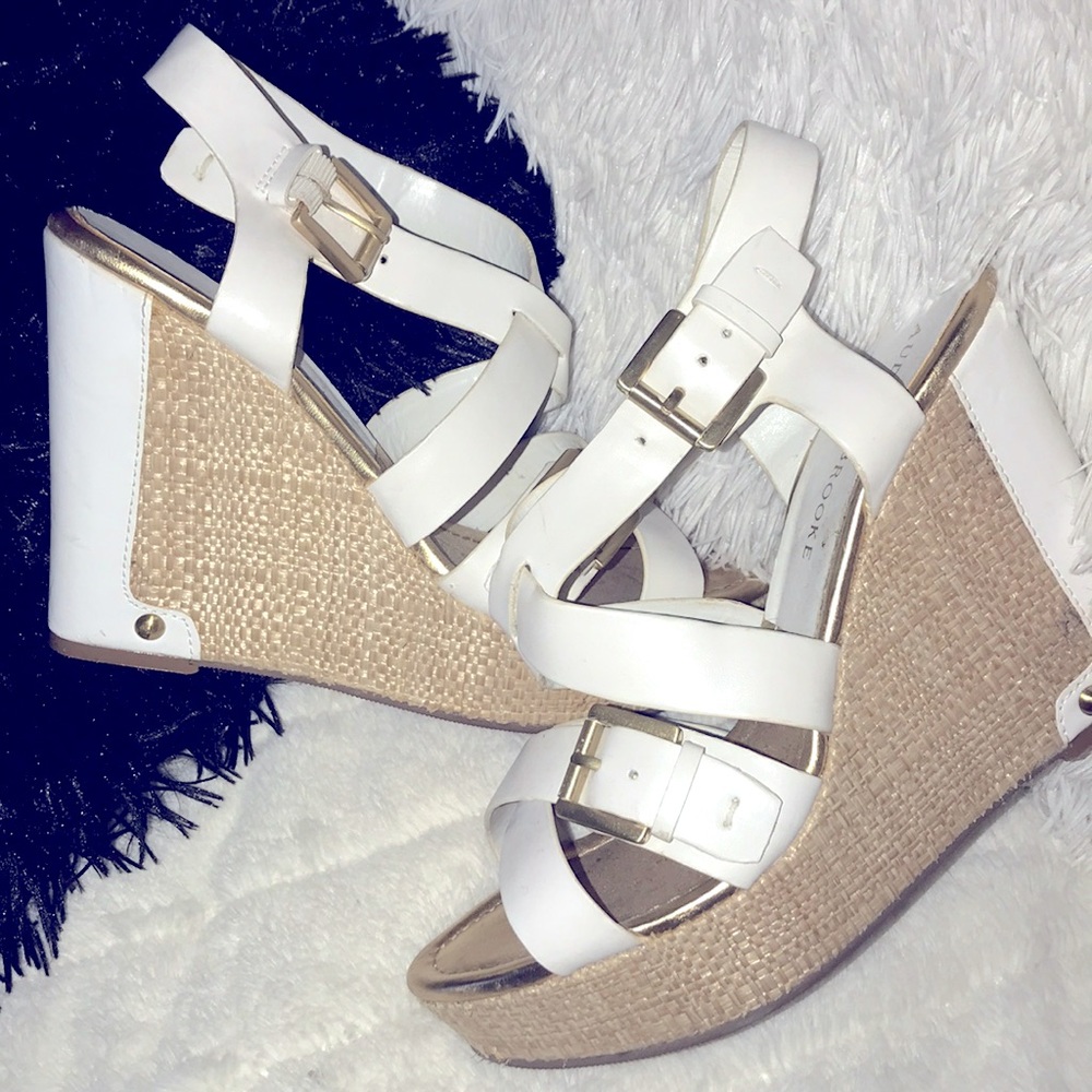 White Wedges
